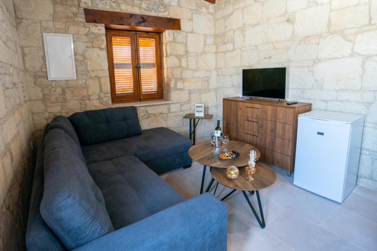 Eidyllio Luxury Suites Omodos Ngoại thất bức ảnh